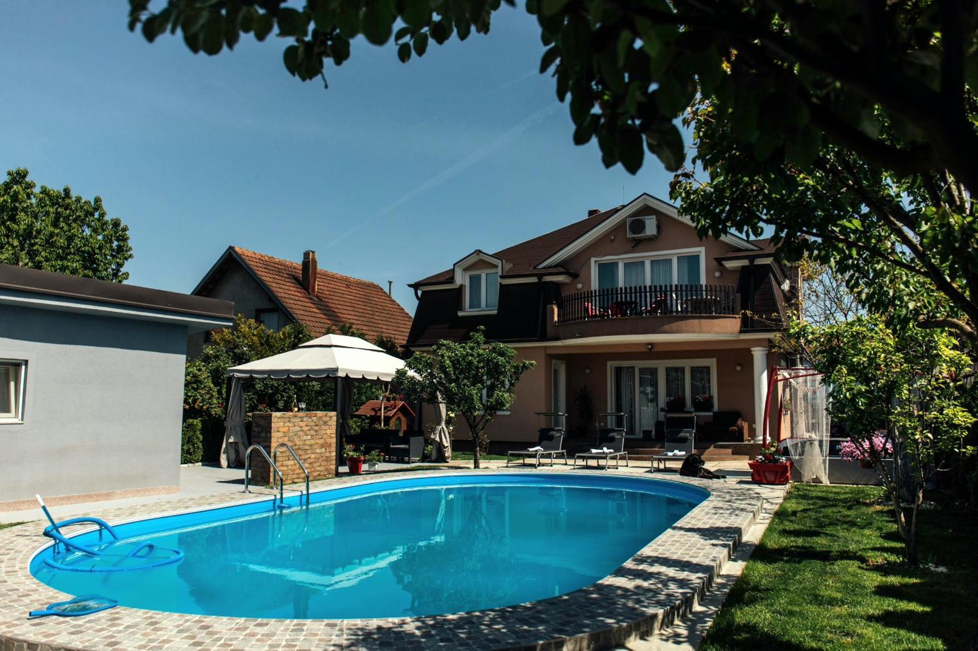 Lux Apartments With Pool Dex Zemun Polje Exterior photo