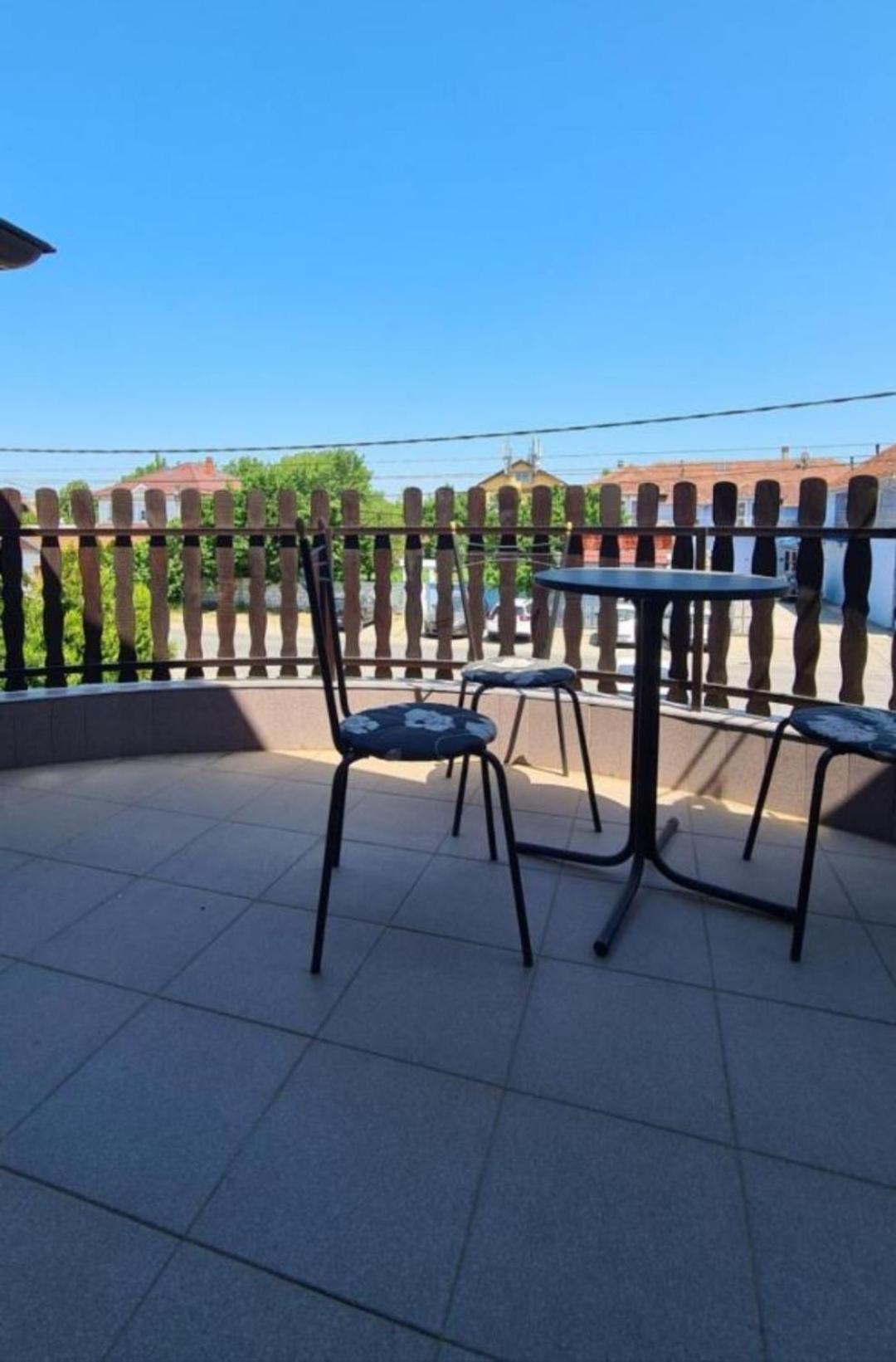 Lux Apartments With Pool Dex Zemun Polje Exterior photo